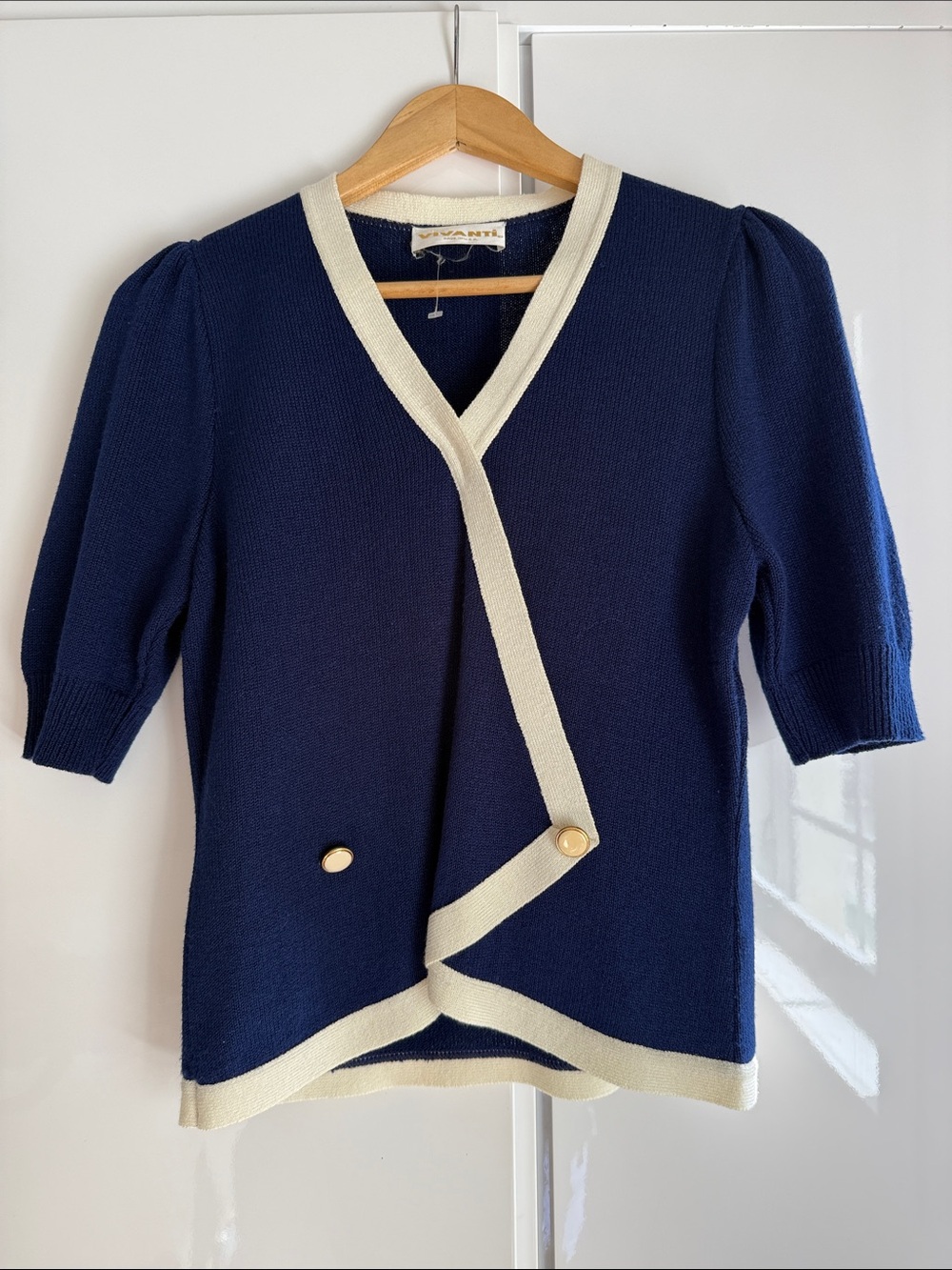 Vintage Vivanti Navy V-Neck Short-Sleeve Knit Sweater with Cream Trim